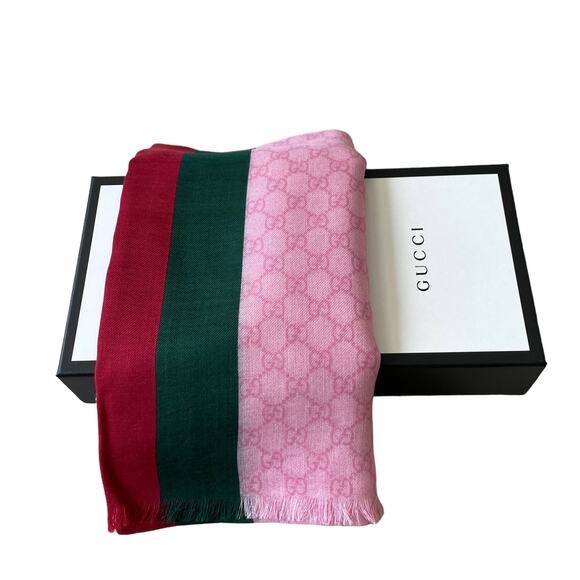 NWT GUCCI PINK WOOL GG SCARF WITH GREEN & RED WEB 55in x 55in IN BOX - Picture 3 of 16